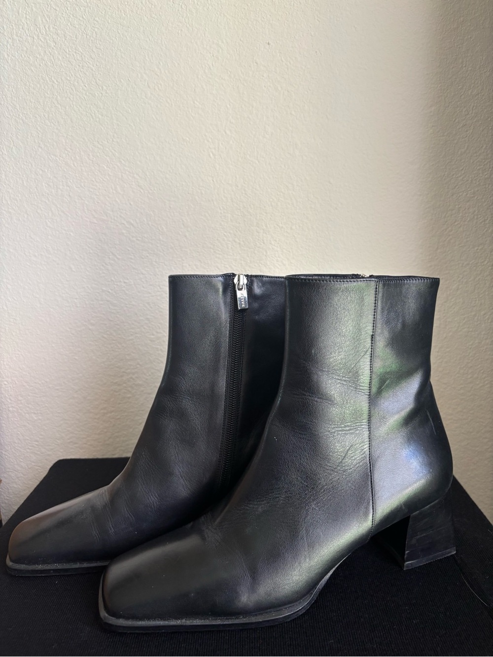 Bally Black Leather Square Toe Ankle Boots Size 9 US / 39.5 EU